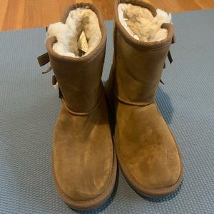 Child UGGs size 3 New